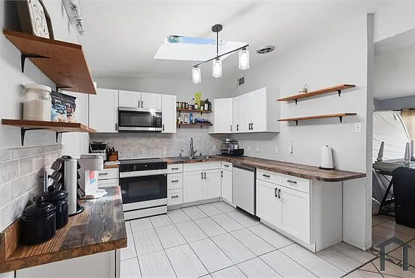 1307 Baltimore Dr — Photo 1