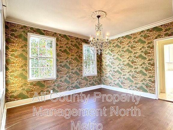 4th image of 2416 Dellwood Dr NW