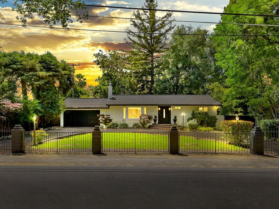 1st image of 3117 Montclaire St