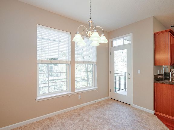 5th image of 881 NE Caden Ave