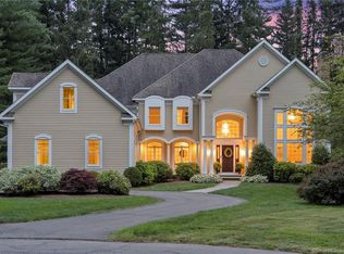 6 Henley Cmns, Farmington, CT 06032