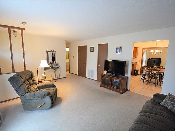 3rd image of 4013 N Meadow Lark Ln
