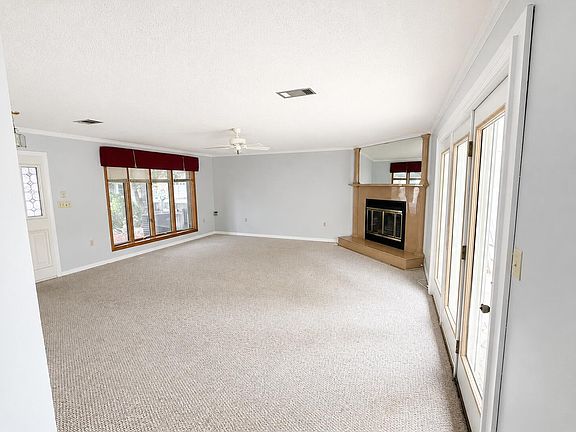 5th image of 841 Holbrook Cir #841