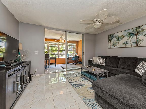 5th image of 14527 BONAIRE Boulevard #303