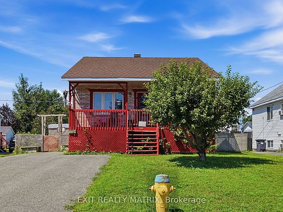 3rd image of 300 Tupper St