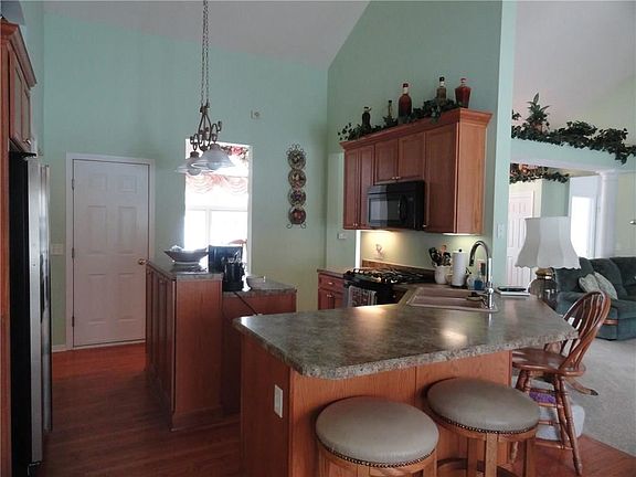 5th image of 128 Branchbrook Dr
