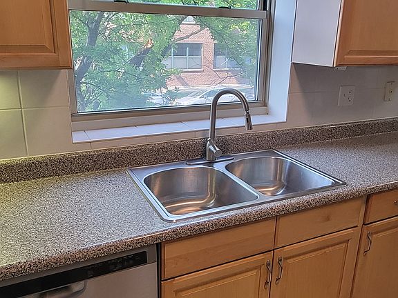 2nd image of 4957 N Wolcott Ave #A