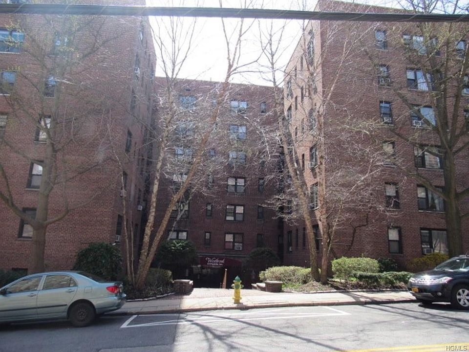 1st image of 10 Franklin Ave APT 3F