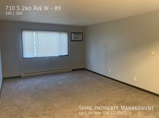 710 S 2nd Ave W #9, Newton, IA 50208