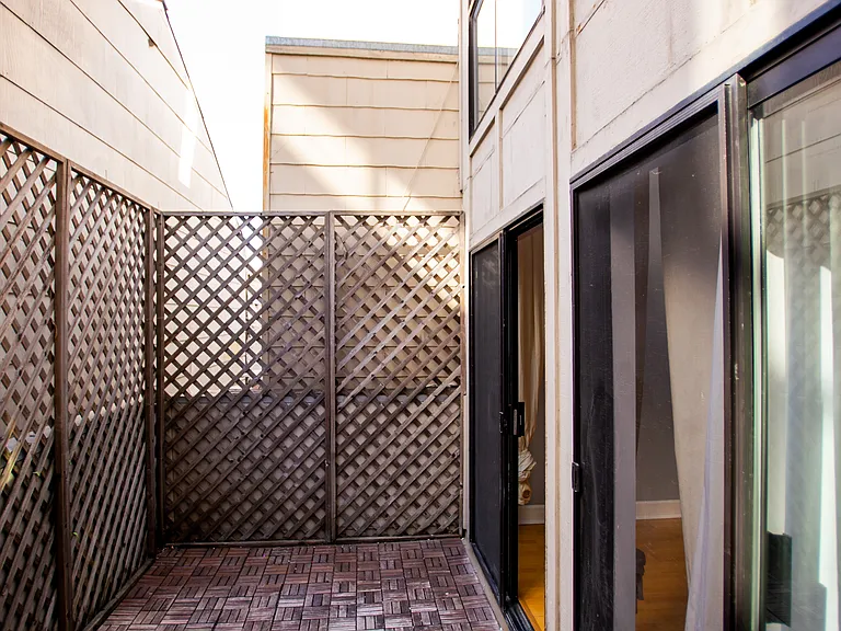 940 Natoma St #4 — Photo 10
