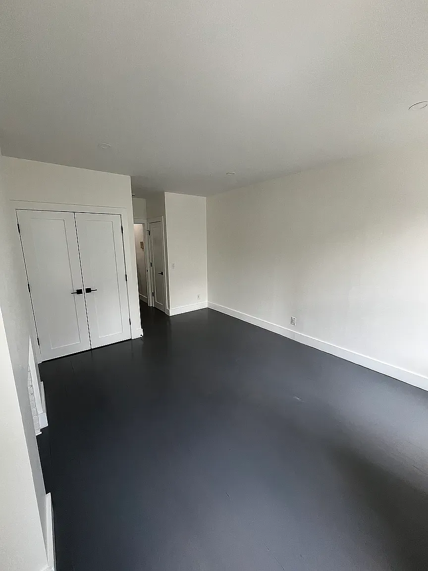 1623 2nd Avenue — Photo 2