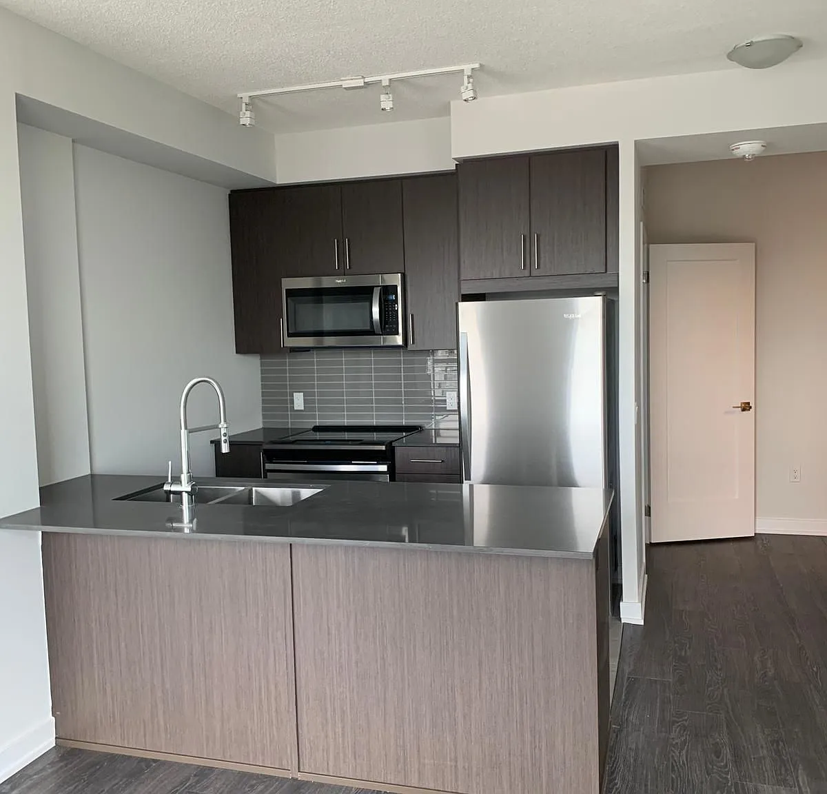 2 bed, $2,680 — Photo 4