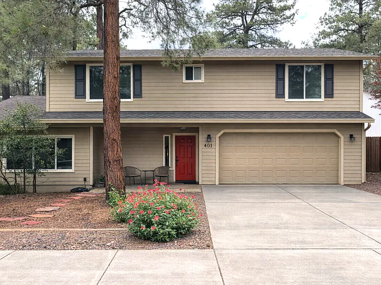 4021 S Kendall St — Photo 1