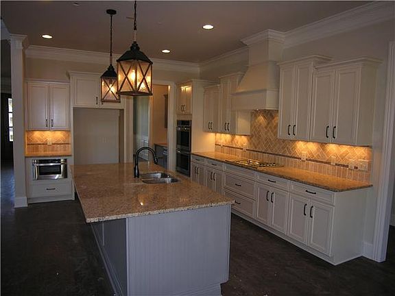 3rd image of 2609 Benington Place Site #1613-lot 1613