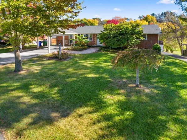 290 Kimball Ln, Christiansburg, VA 24073