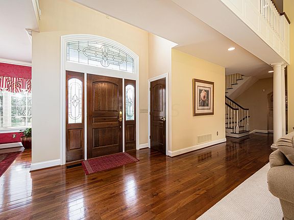 4th image of 3165 Melbury Dr