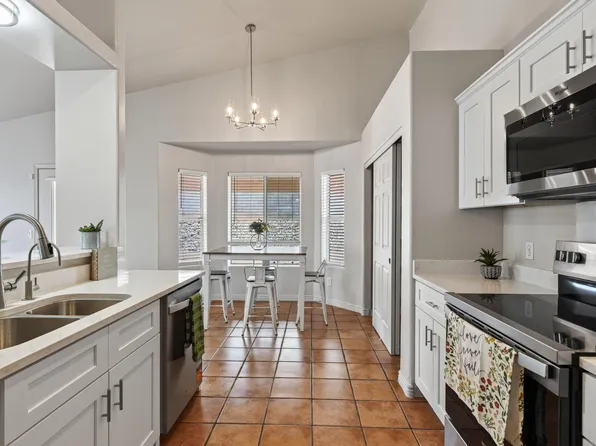 1404 SKYLINE Avenue, Sierra Vista, AZ 85635