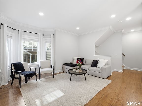 4th image of 160 Glenbrook Road #3B