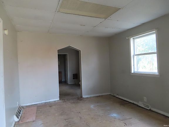 4th image of 1501 Leer St