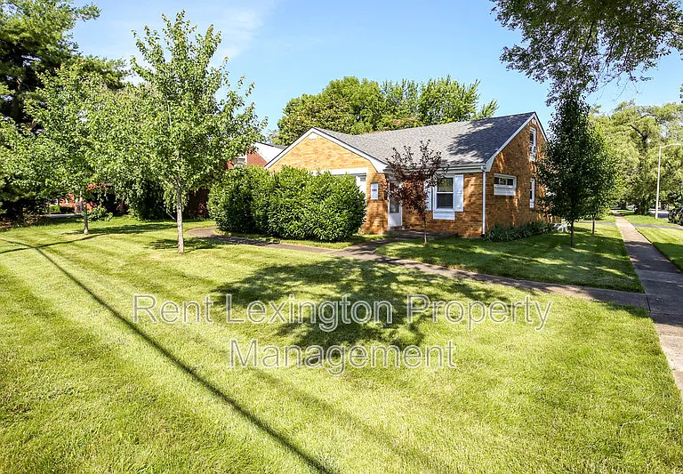 1771 Harrodsburg Rd — Photo 1