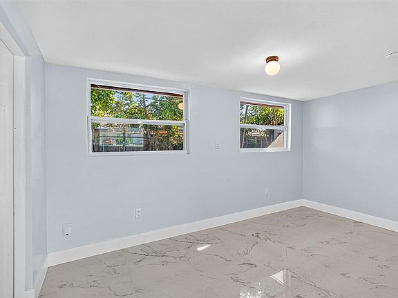 5th image of 1531 NE 33rd St