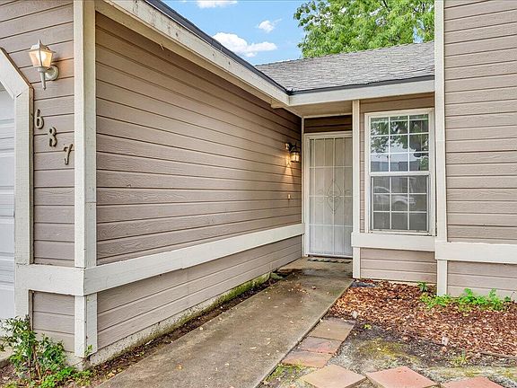 5th image of 687 W Petunia Street