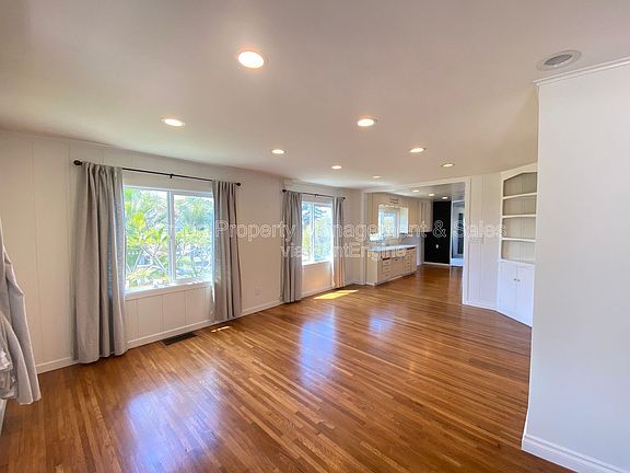 2nd image of 339 Crouch St