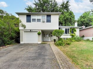 6 Dunsinane Dr, Markham, ON L3T3K2