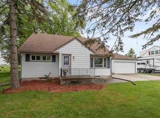 701 Greve Ct, Hilbert, WI 54129