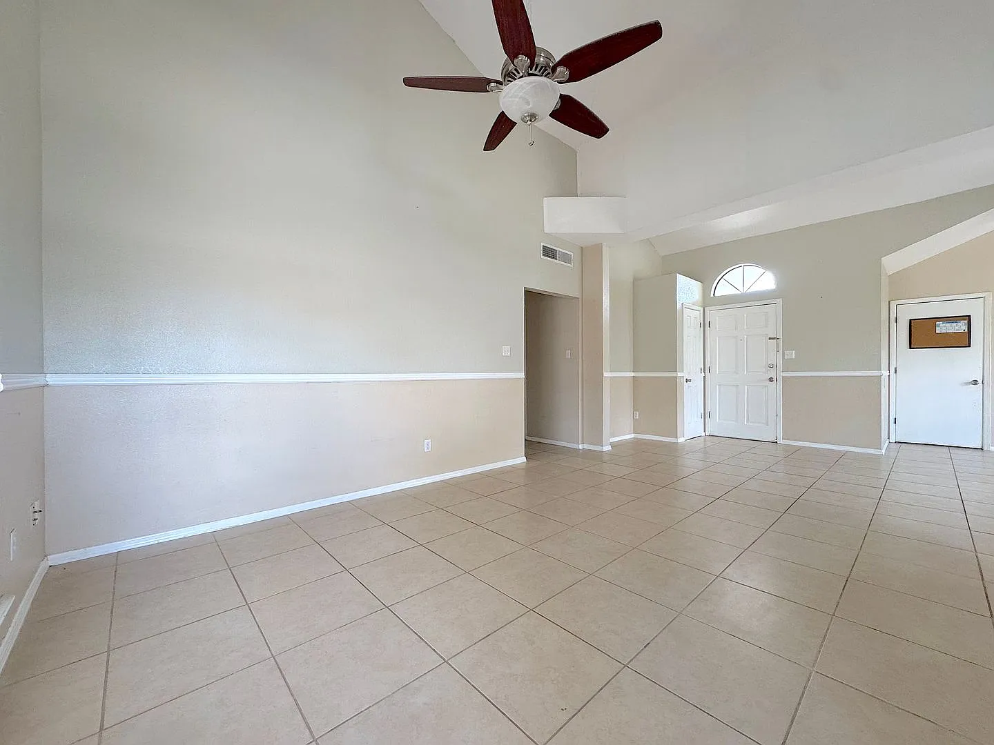 East El Paso 3 bed 2 bath Refrig A/C — Photo 4