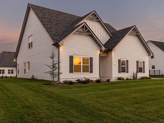 4th image of 4032 Edmond Dr