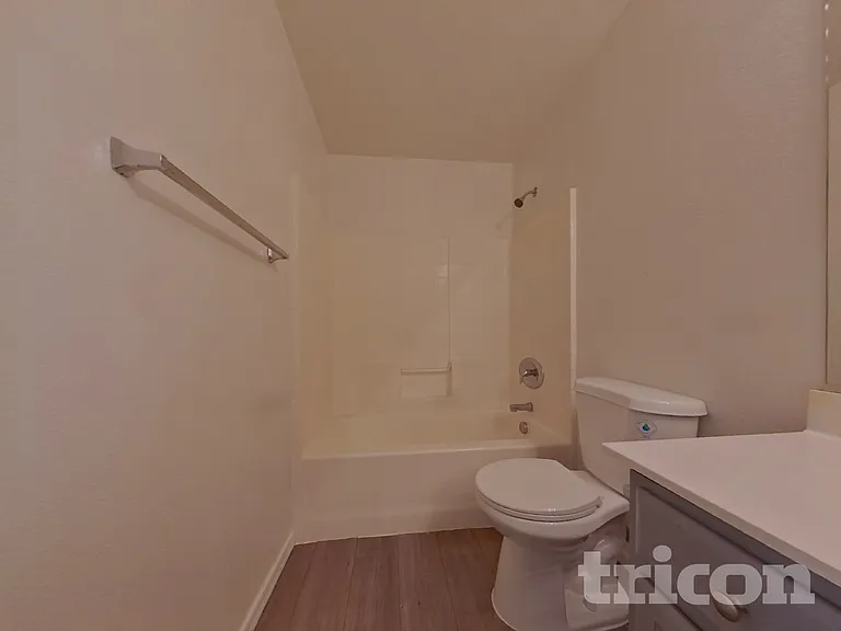 506 S 124th Ave — Photo 13