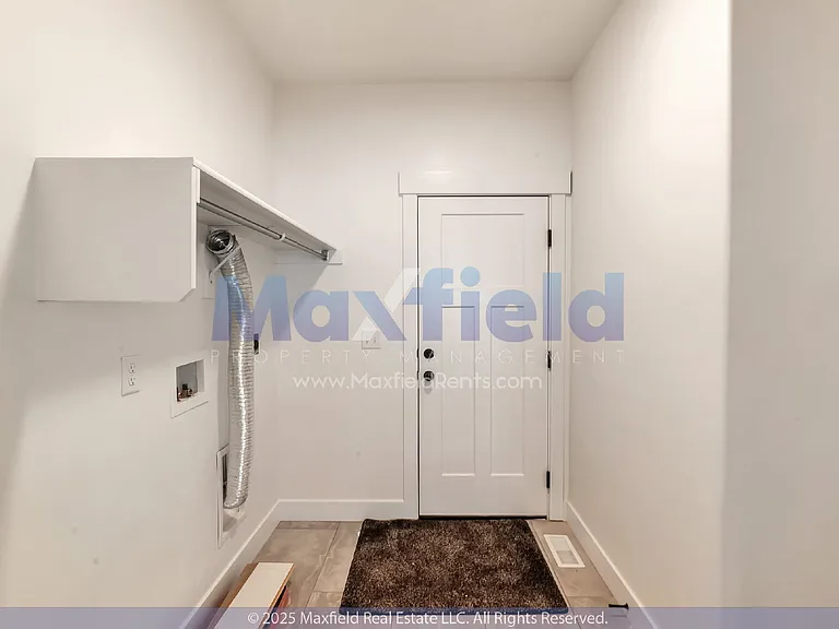 1451 N Sage Dr — Photo 2
