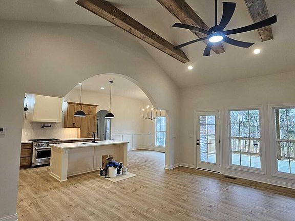 3rd image of 176 Sycamore Ridge Ln