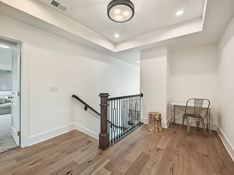 18401 Monrovia St — Photo 46