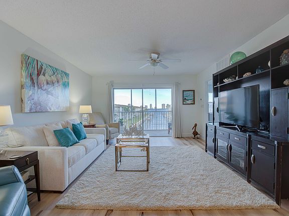 4th image of 236 Castlewood Drive #307