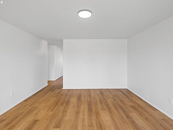 3rd image of 7500 NE 126th Ct