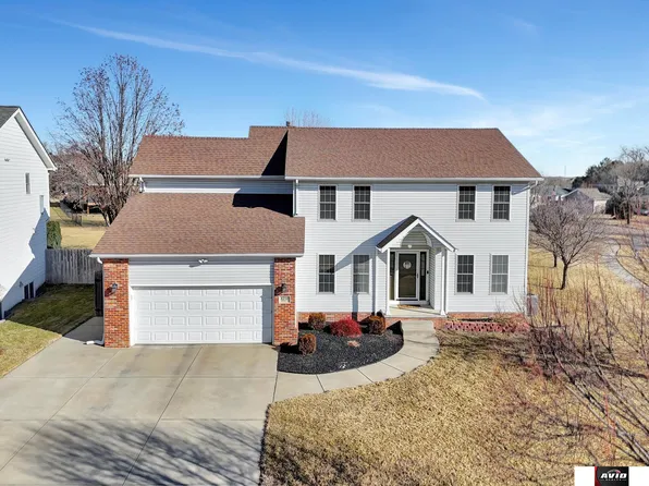 8250 Whitney Ct, Lincoln, NE 68507