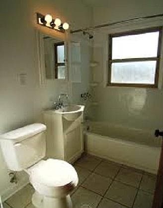 3rd image of 2036 Northwest Blvd APT D