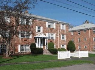 7 Totman Dr APT 4, Woburn, MA 01801