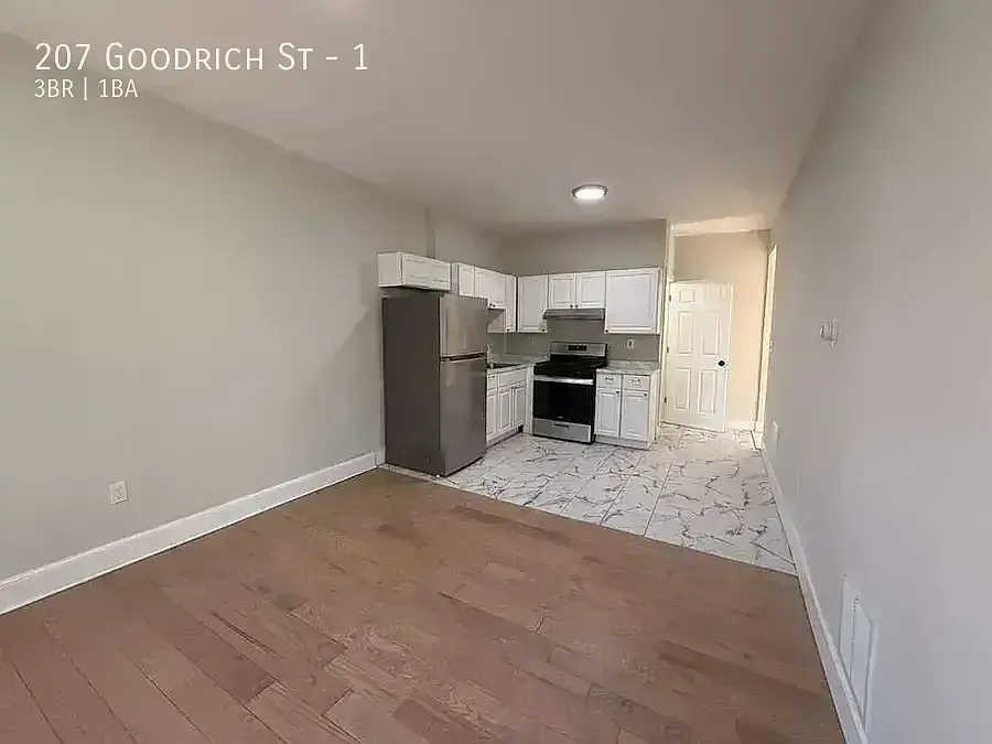 3 bed, $1,850 — Photo 2