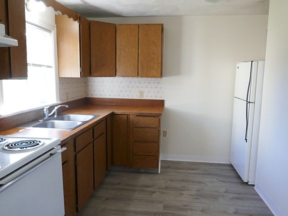 4th image of 171 SW Birch Ave #0