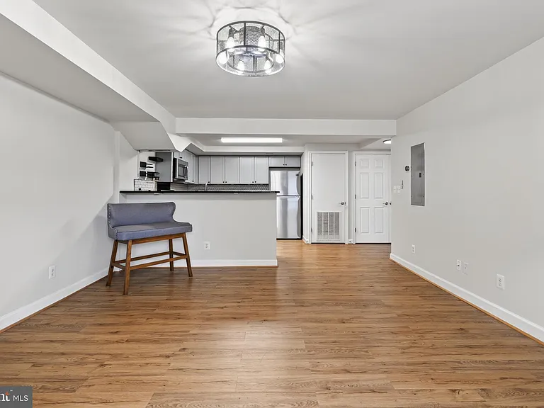 1461 N Van Dorn St #A — Photo 11