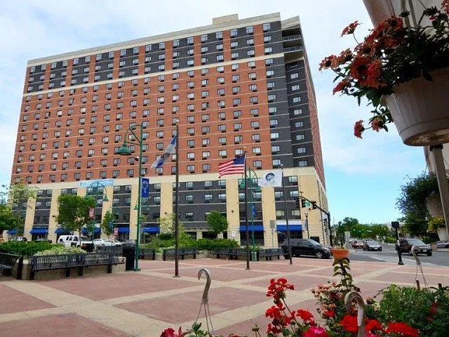 1 bed, 910 sqft, $2,250 — Photo 1