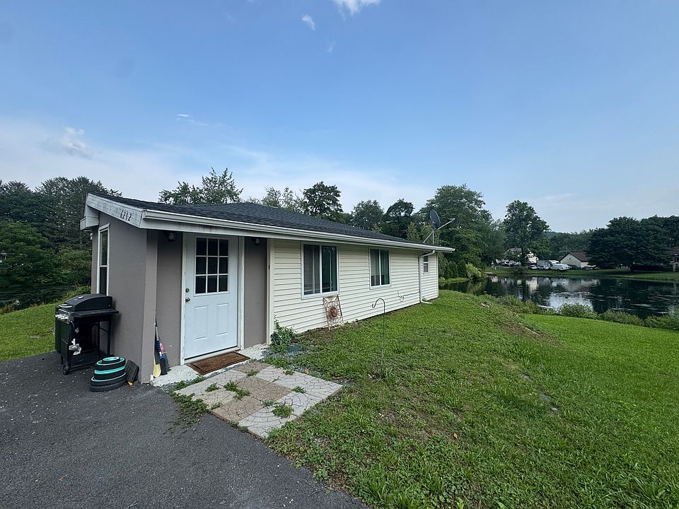 1st image of 6212 Oak Ln