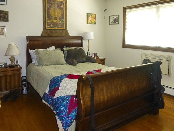 4th image of 1608 W Chase Ave APT 1C