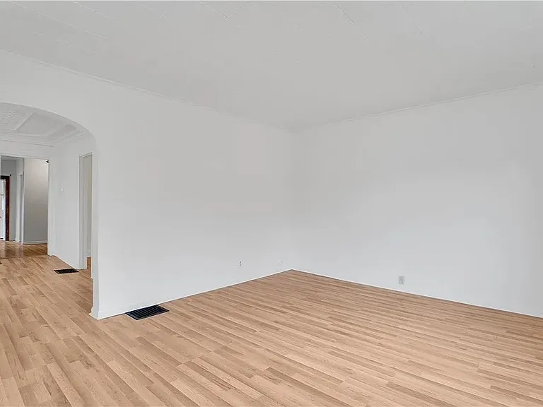 46 Caroline St — Photo 4