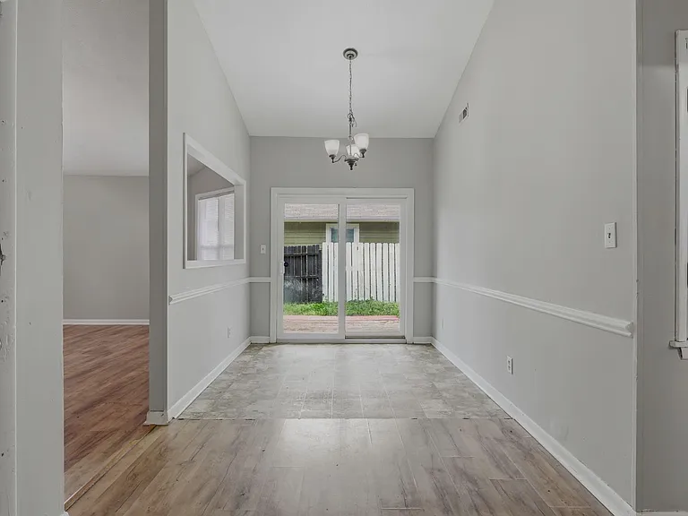 6984 Timberwood Dr — Photo 24