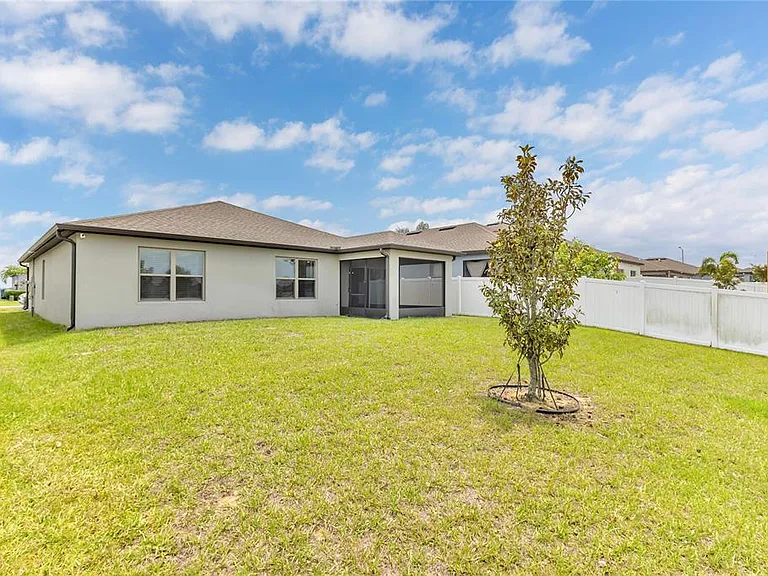 747 Citrus Isle Dr — Photo 4