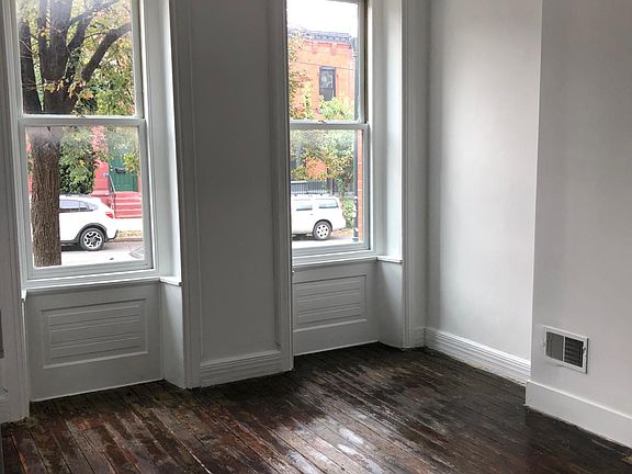 2nd image of 2915 W Girard Ave